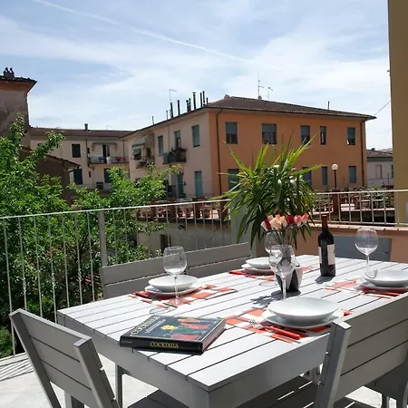 Διαμέρισμα Yourhomeinlucca La Terrazza *